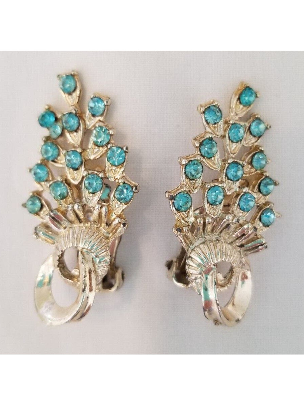 VTG Aqua-Blue Rhinestones & Silver-Tone Hinge Women's Clip-on Earrings